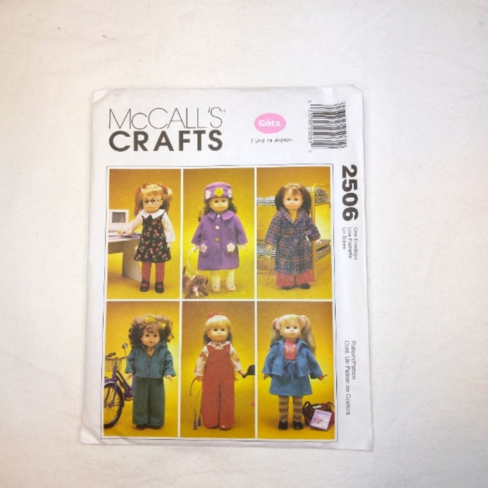 McCall's 2506 Wardrobe for 18" doll & a dog.  Fits American Girl Doll, Gotz doll